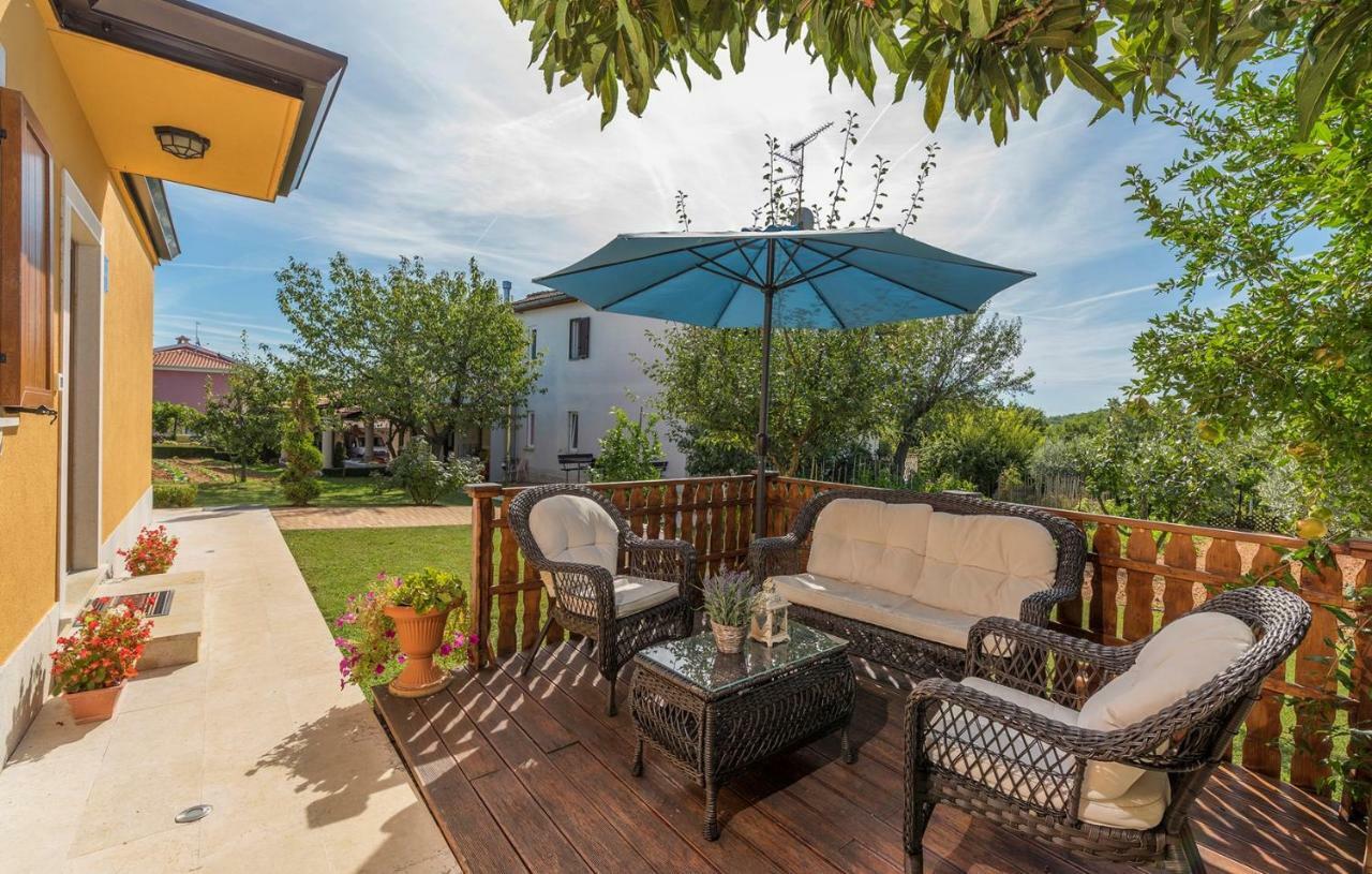 Holiday House Antonio Пореч Екстериор снимка