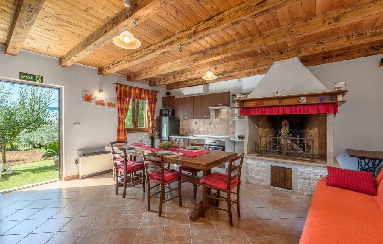 Holiday House Antonio Пореч Екстериор снимка
