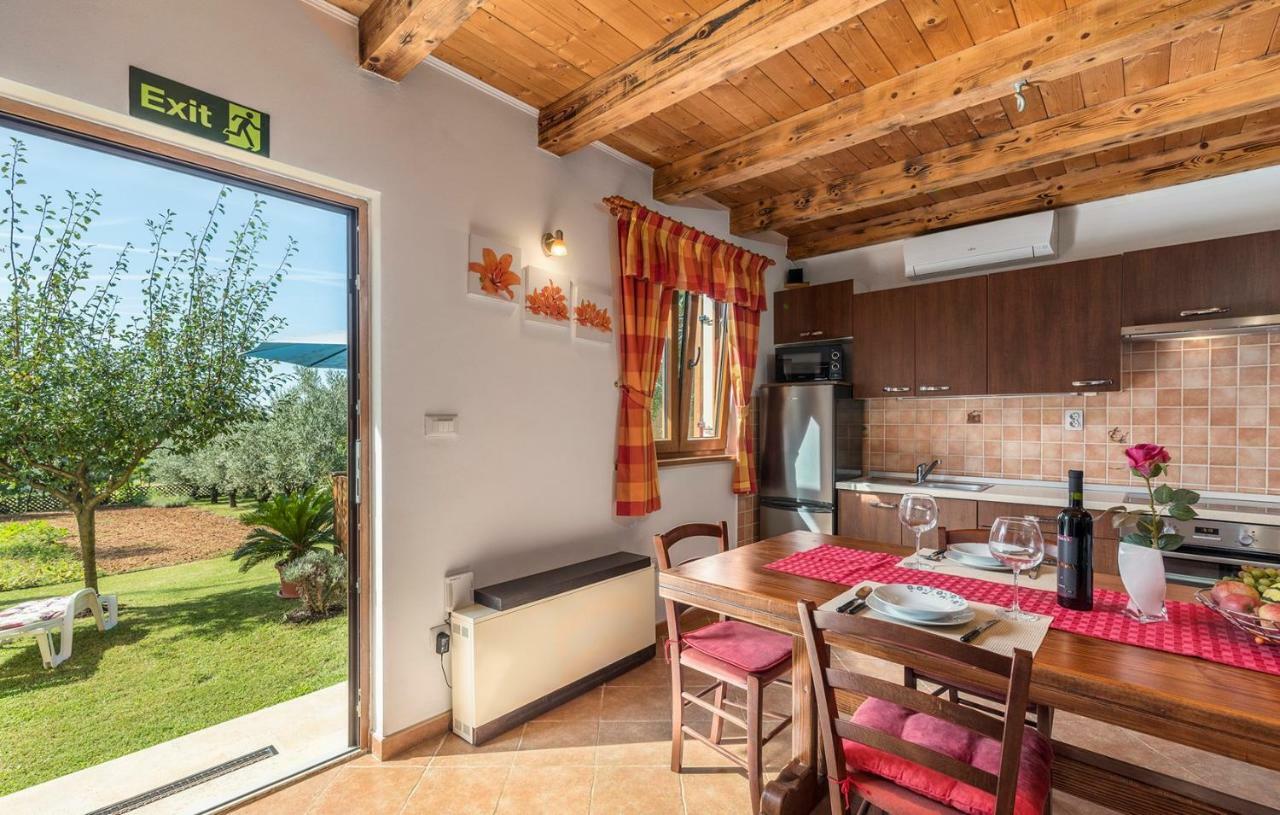 Holiday House Antonio Пореч Екстериор снимка