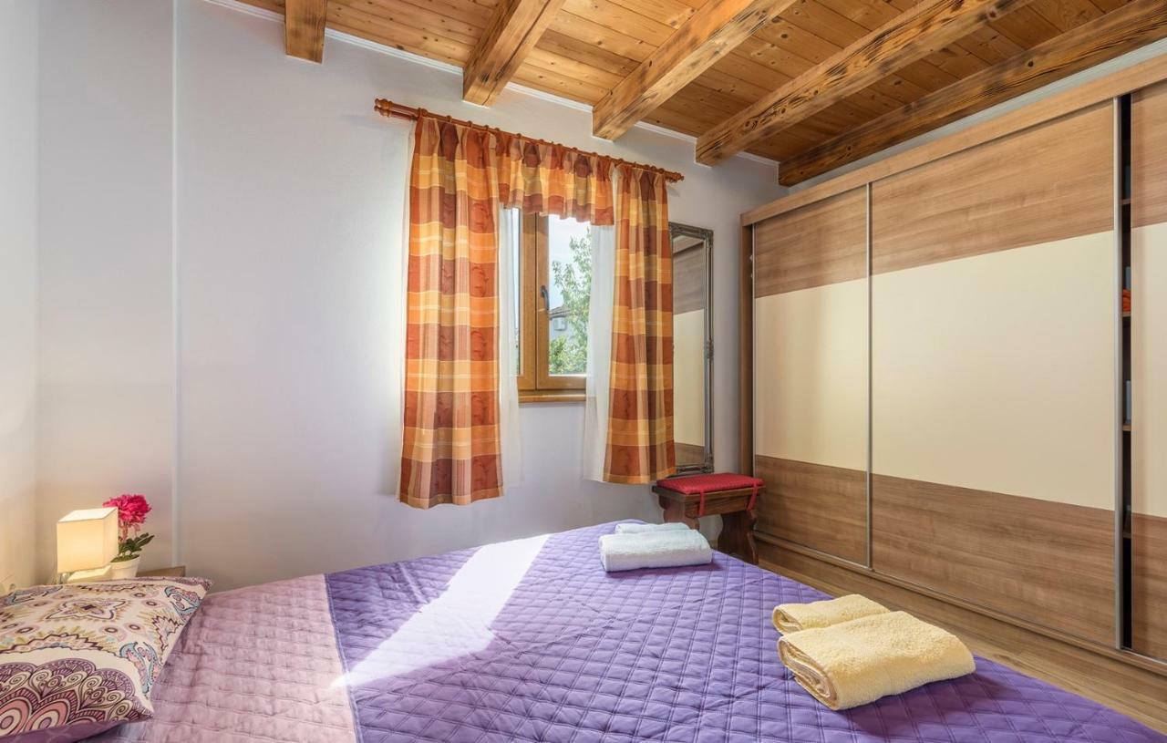 Holiday House Antonio Пореч Екстериор снимка